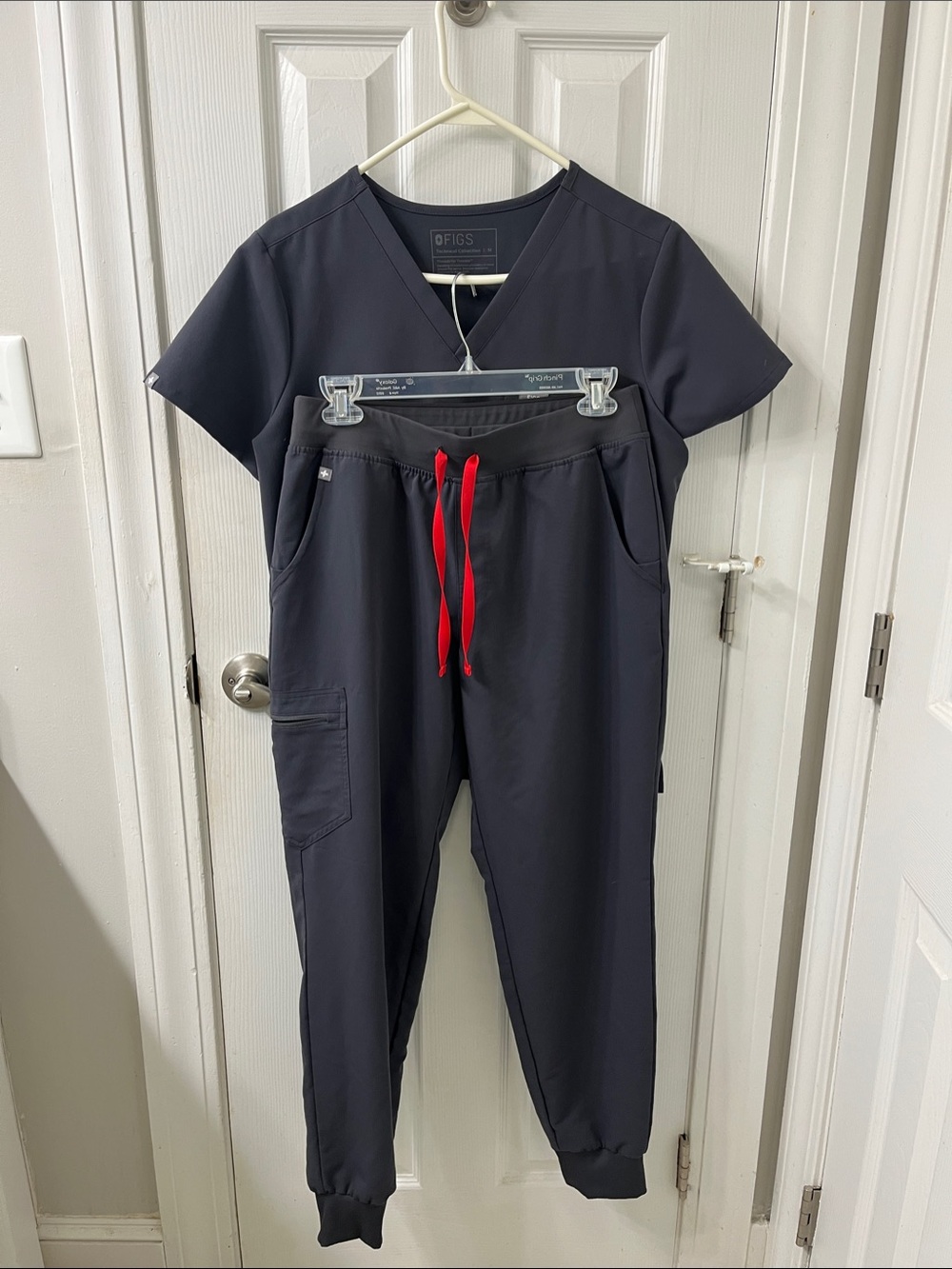 Figs Women’s Charcoal Gray Jogger Scrub Set with Red Drawstring